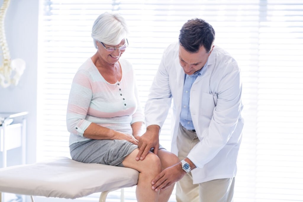 SIGNS YOU MAY NEED KNEE REPLACEMENT SURGERY